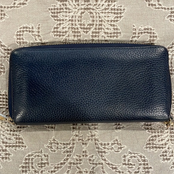 Michael Kors wallet - Picture 4 of 5